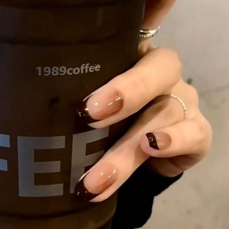 Artificial Nails in Modern French Look with Gloss Finish Stornfield