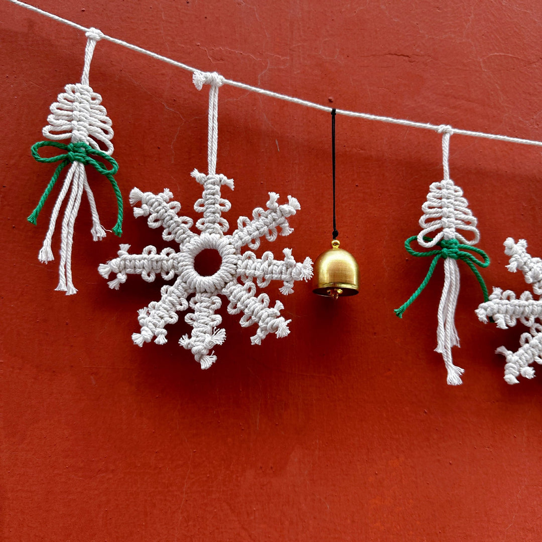 Decorative Snowflake Garland Stornfield