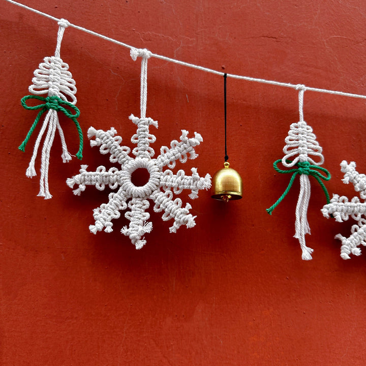 Decorative Snowflake Garland Stornfield