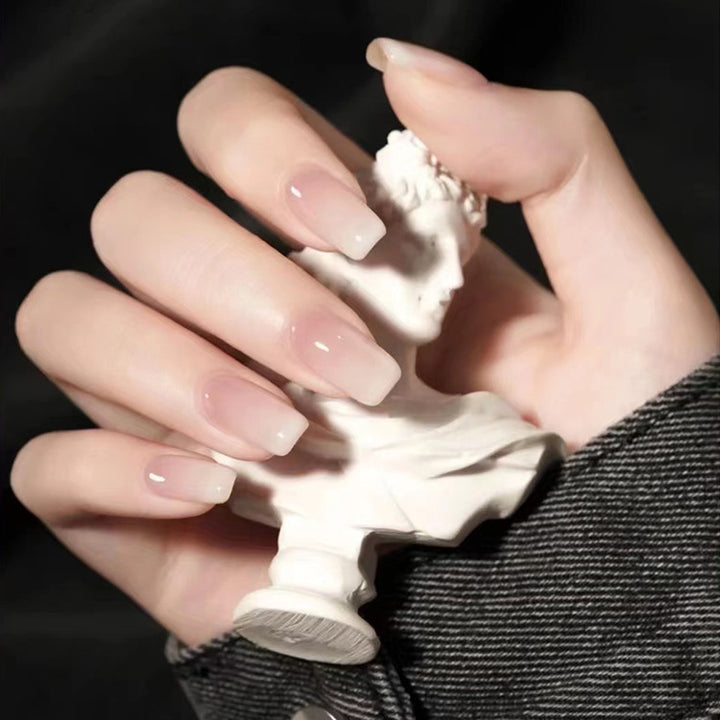 Elegant and fashionable artificial nails Stornfield