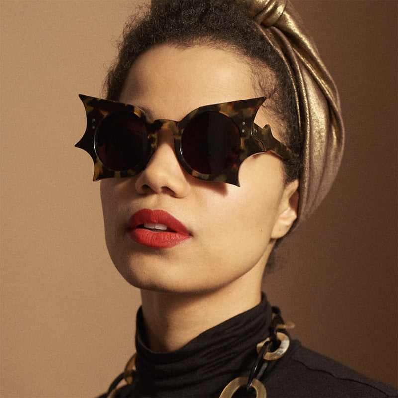 Women extravagant Cat-Eye sunglasses with striking frame Stornfield