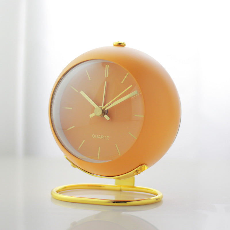 Elegant Table Clock in Scandinavian Design Stornfield