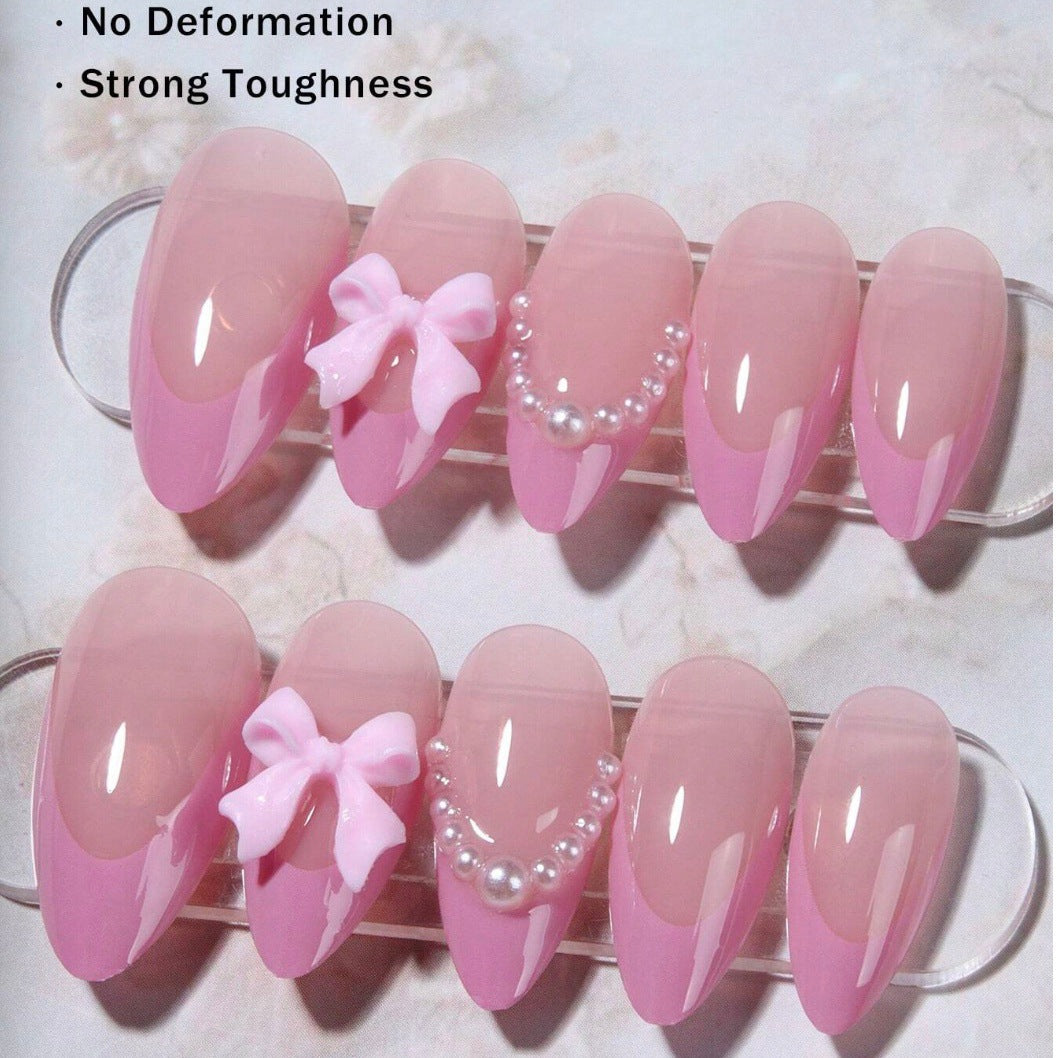 Nail tips with playful flower design Stornfield