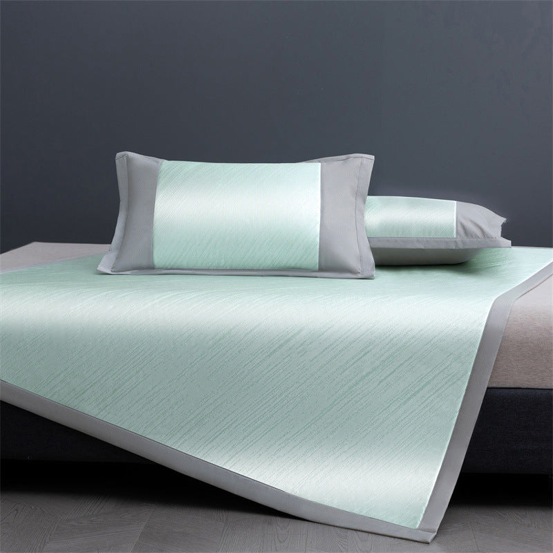 Women's Luxurious Bedspread with Elegant Two-Tone Design Stornfield