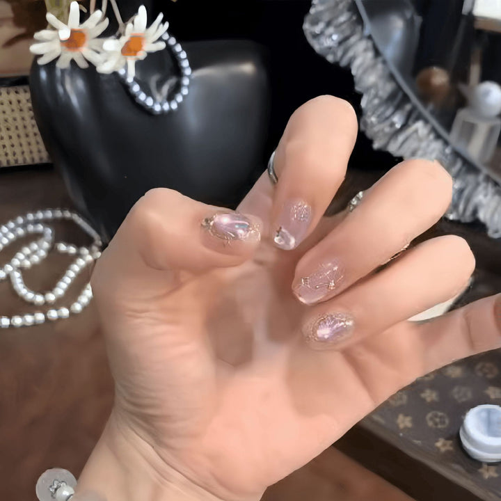 Glamorous nail art with glitter effect Stornfield