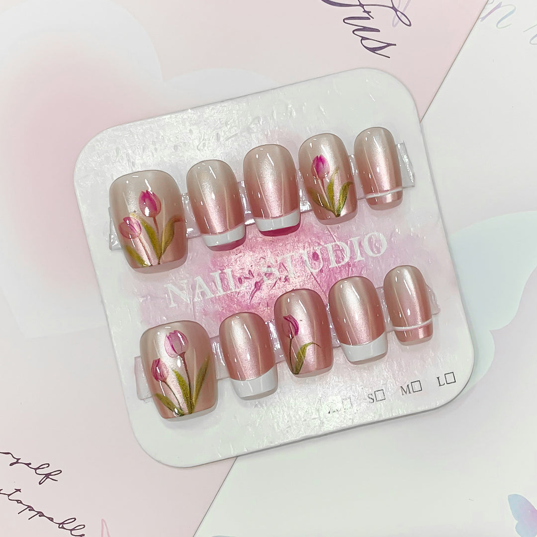 Artful artificial nails with floral accents Stornfield