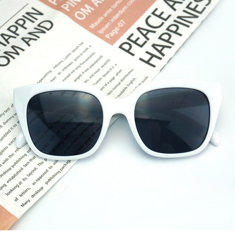 Women Fashion oversized Sunglasses with striking Frame Stornfield