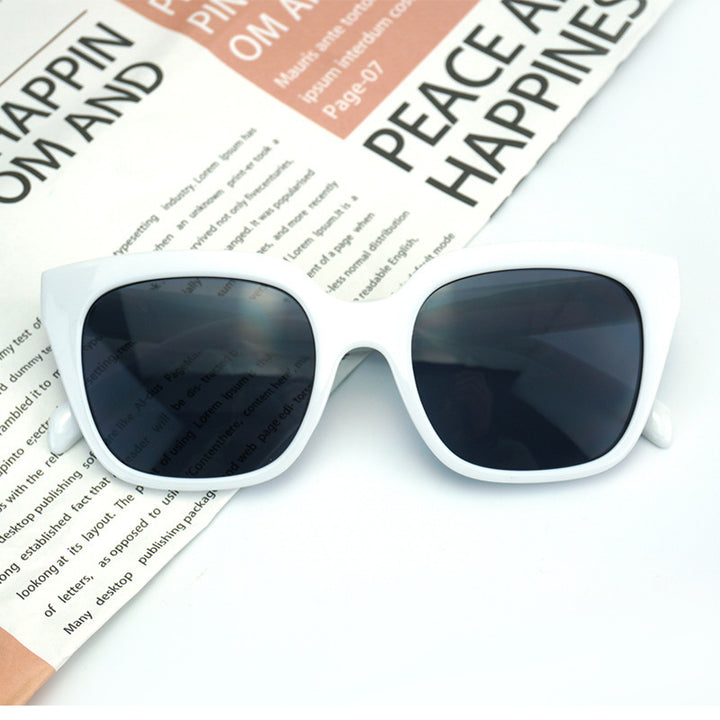 Women Fashion oversized Sunglasses with striking Frame Stornfield