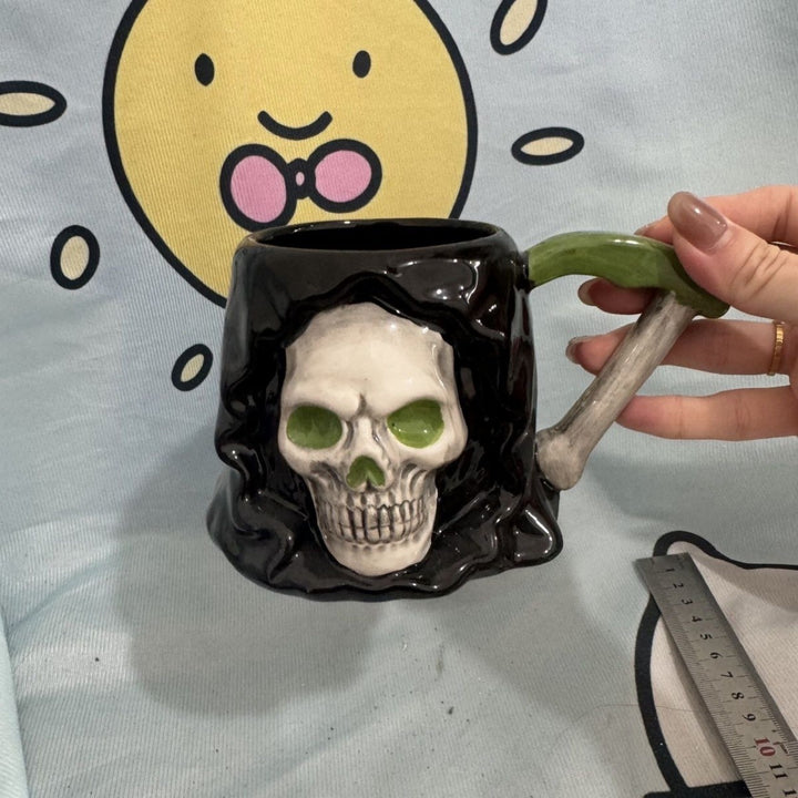 Creepy Skull Mug Stornfield