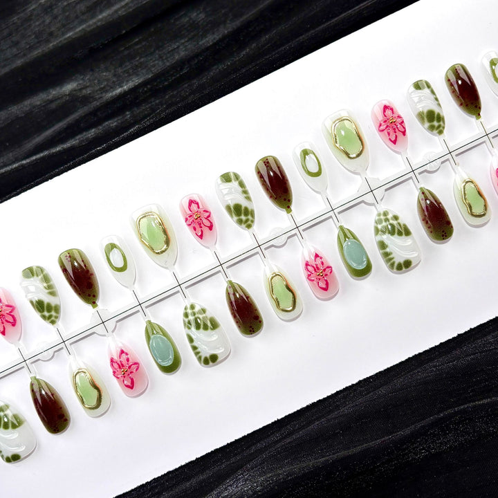 Elegant Polka Dot and Lace Press-On Nail Set