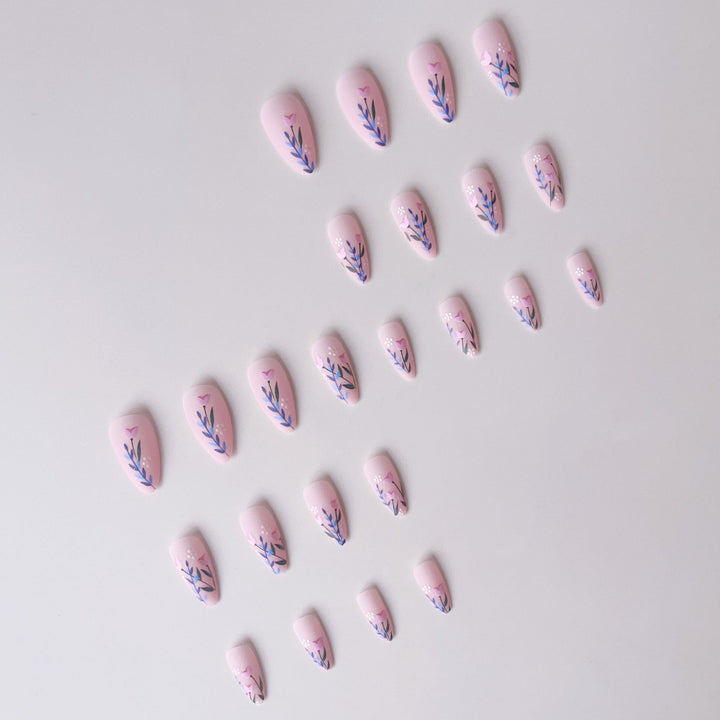 Artificial nail set with floral motifs and embellished accents Stornfield