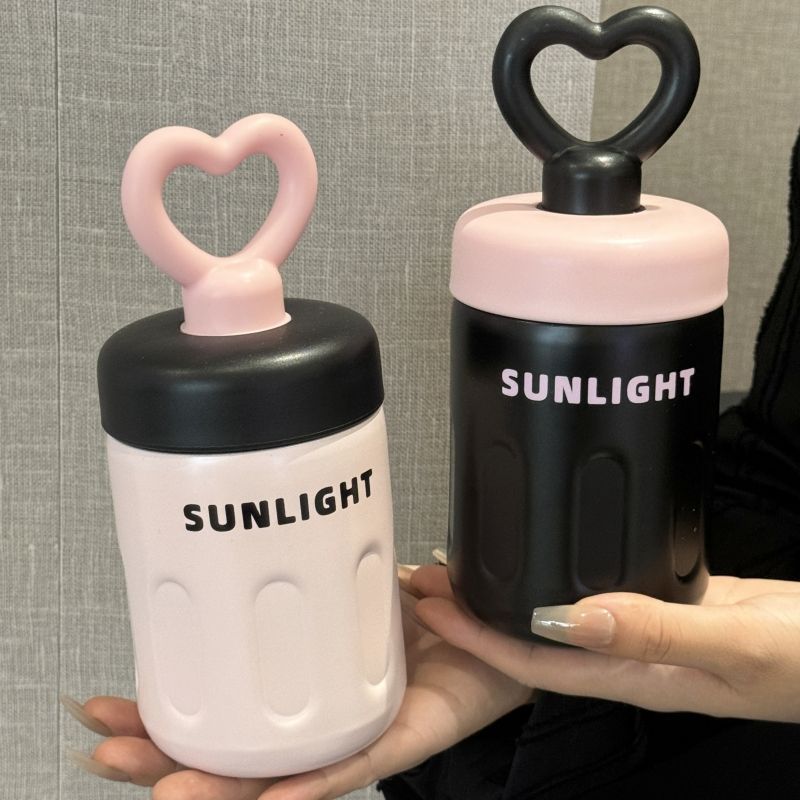 Women's practical drinking bottle with heart handle Stornfield
