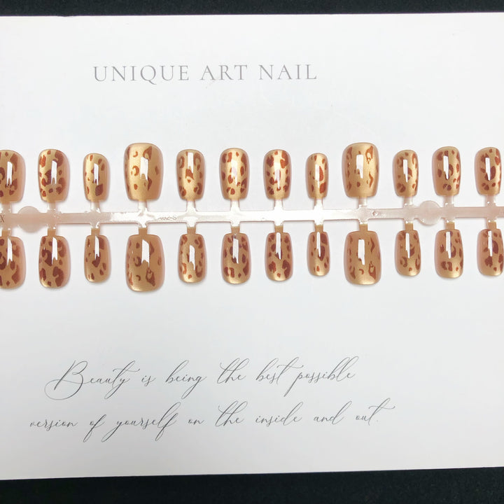 Chic Leopard Print Press-On Nail Set
