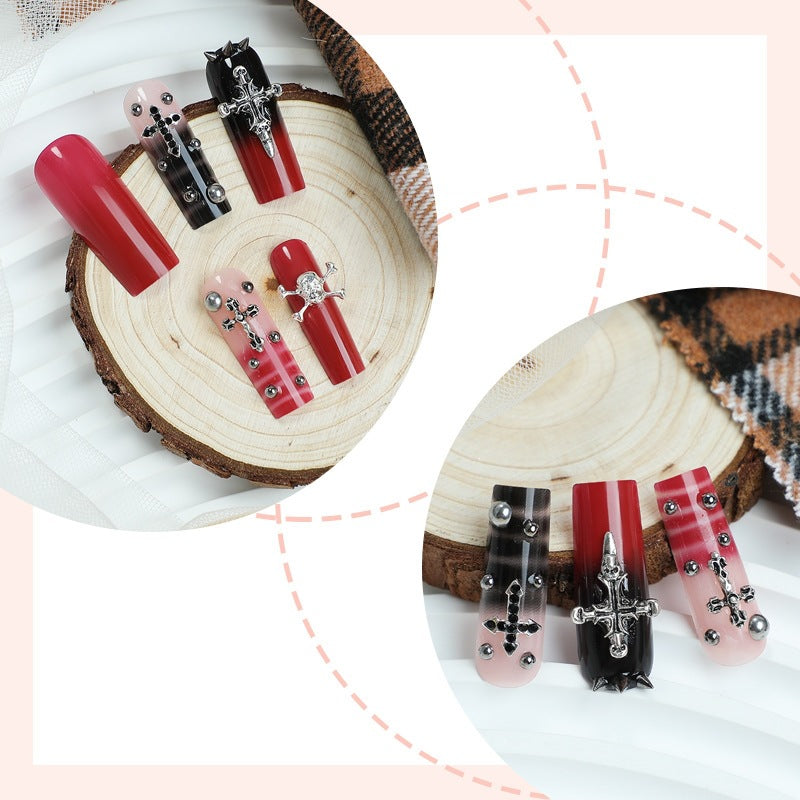 Artificial Nail Art with Glamorous Gothic Design Stornfield