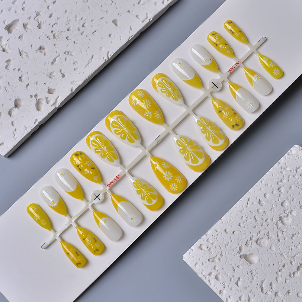 Floral Patterned Press-On Nail Set Stornfield