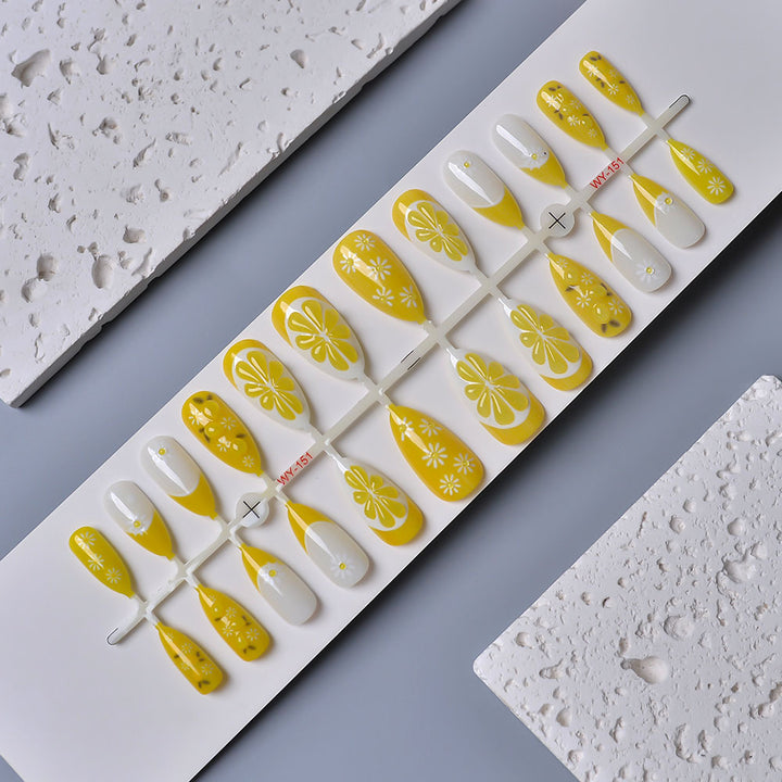 Floral Patterned Press-On Nail Set Stornfield