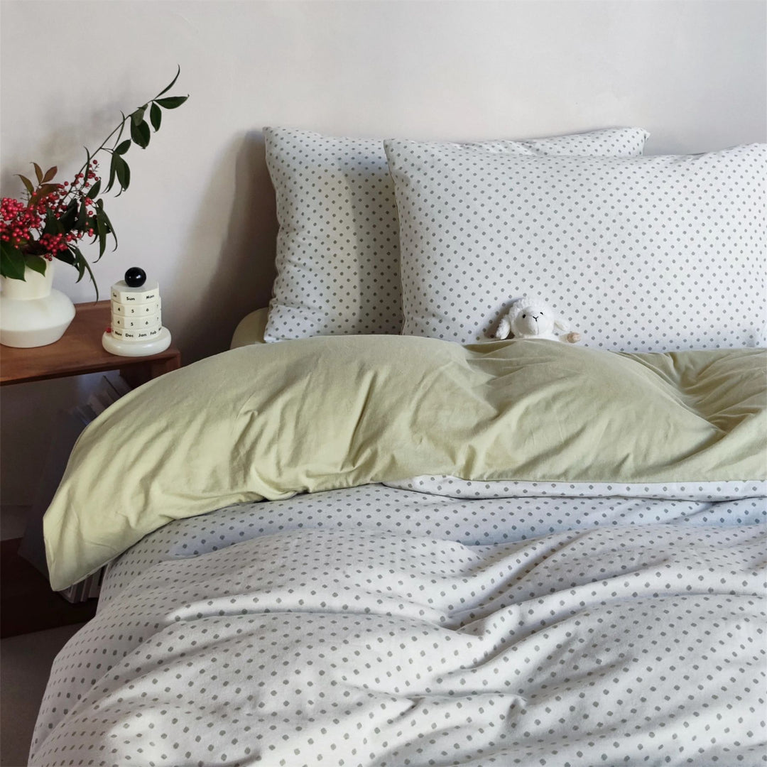 Bedding set made of cotton with fine polka dot pattern