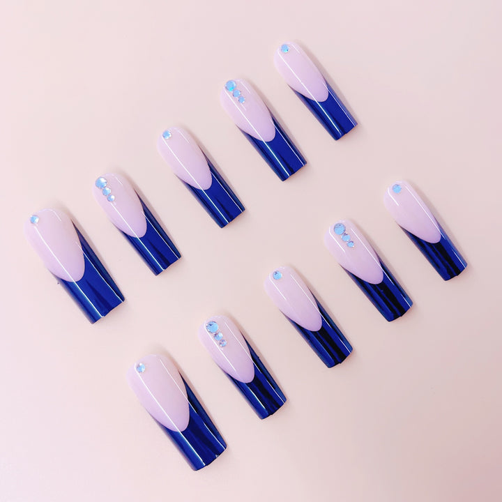 Acrylic nail set with modern glamour and luxurious 3D accents Stornfield
