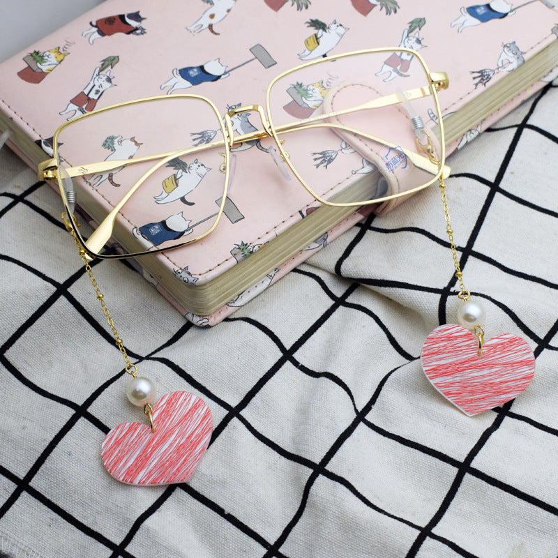 Heart-Shaped Eyewear Chain with Pearl Accents Stornfield