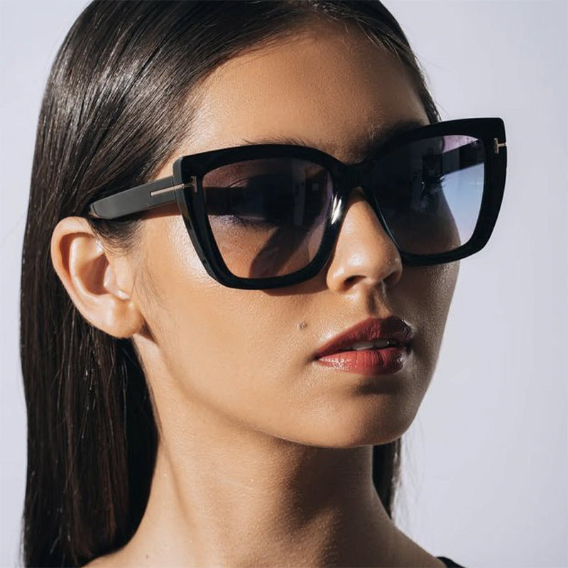 Women's large sunglasses in modern design with trendy tortoise pattern Stornfield