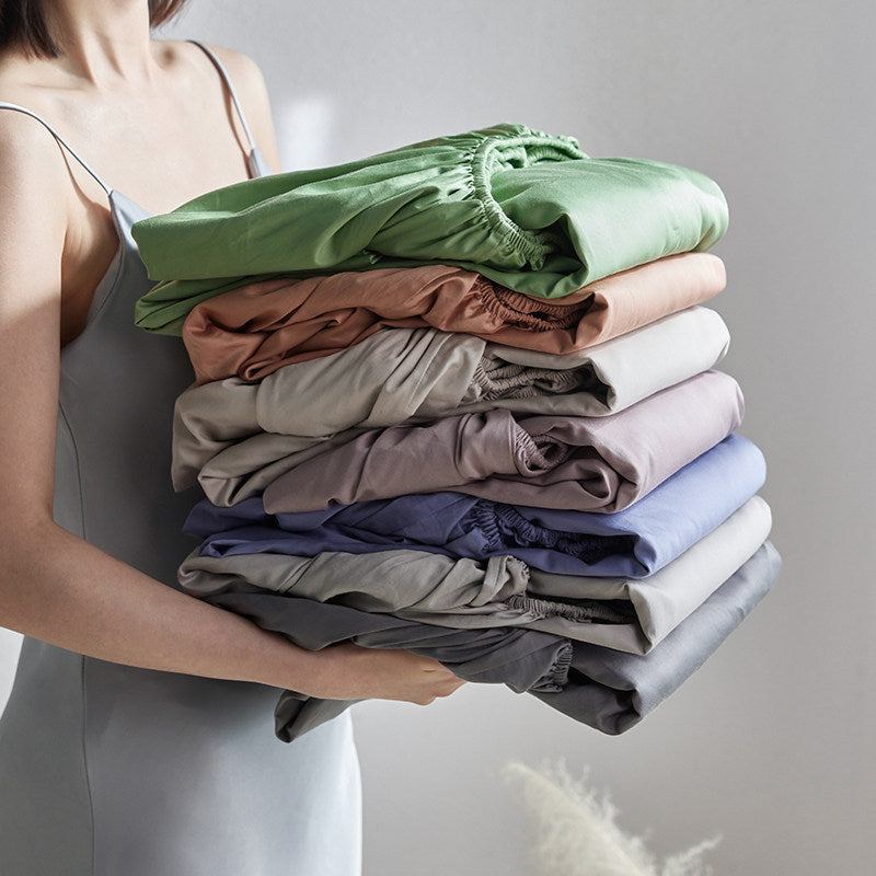 Deep-Pocket Fitted Bed Sheet with All-Around Elastic Cotton-Sateen Fit