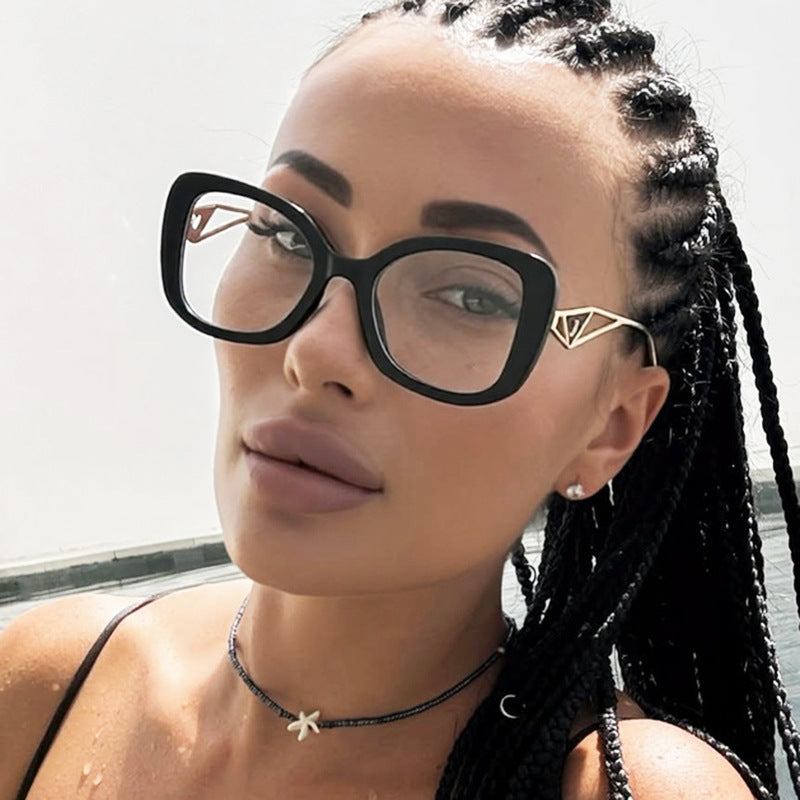 Ladies fashionable oversized sunglasses with luxurious heart detail Stornfield