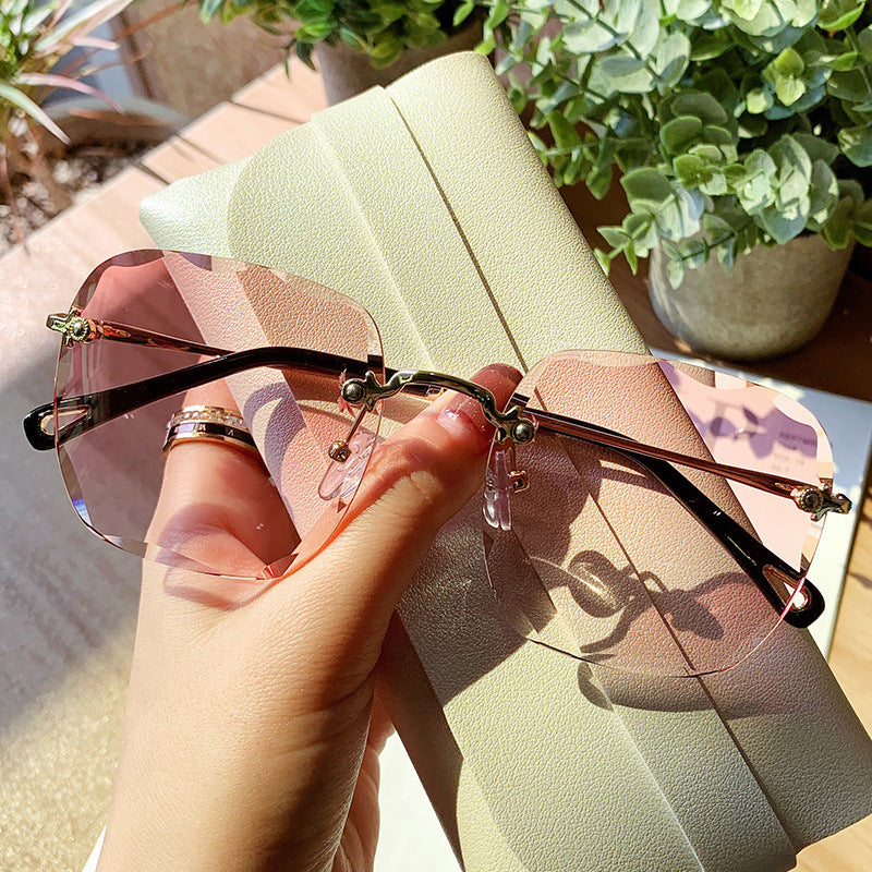 Women's stylish wing sunglasses with high-quality metal frame Stornfield