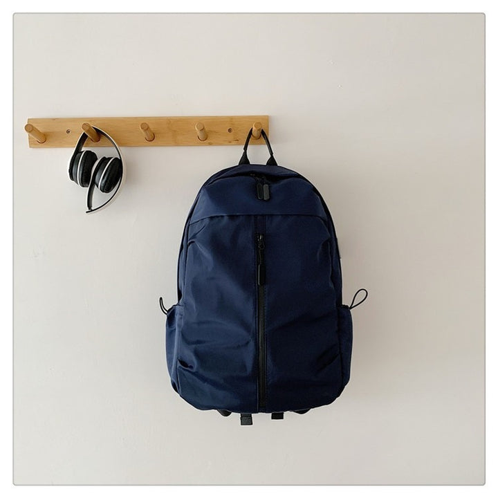 Everyday backpack with smart compartment system and water-repellent material Stornfield