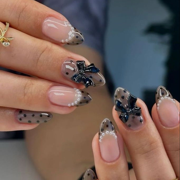 Elegant Nail Art Kit with Bow Embellishments