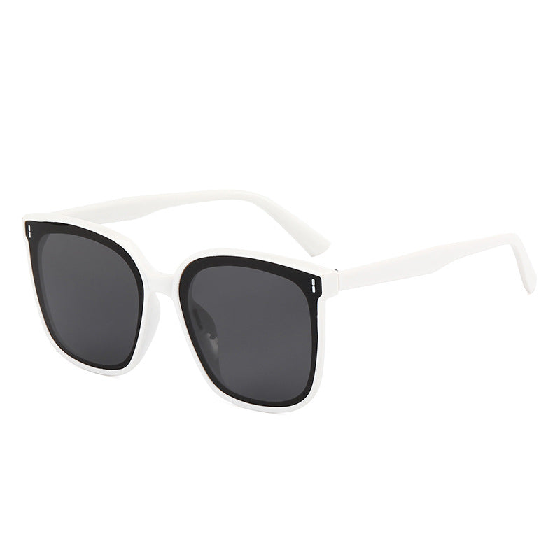 Women's Fashion Oversized Sunglasses with Full Frame Stornfield
