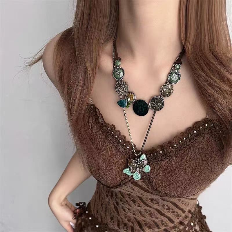 Floral Pendant Long Necklace Stornfield