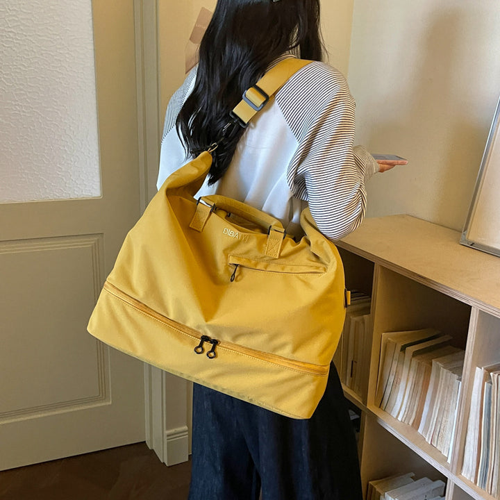 Versatile Multi-Pocket Travel Duffle Stornfield