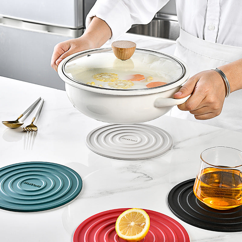 Silicone pot lid with innovative steam vent Stornfield