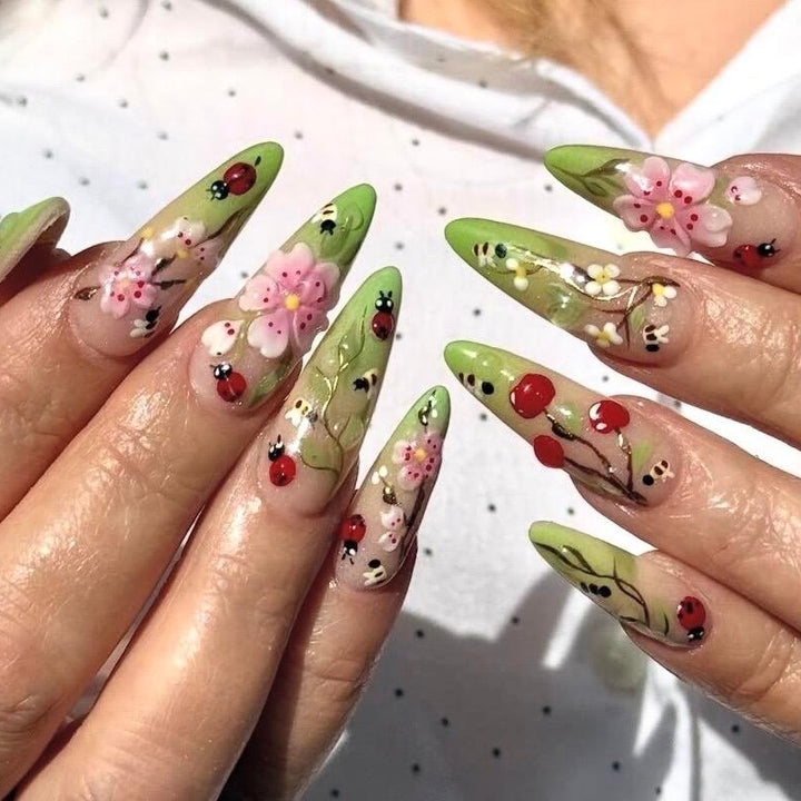 Botanical Themed Press-On Nail Kit Stornfield