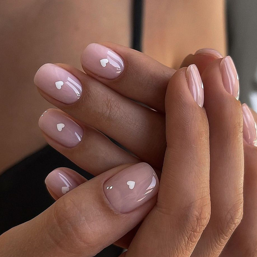 Fake nails with heart decoration Stornfield
