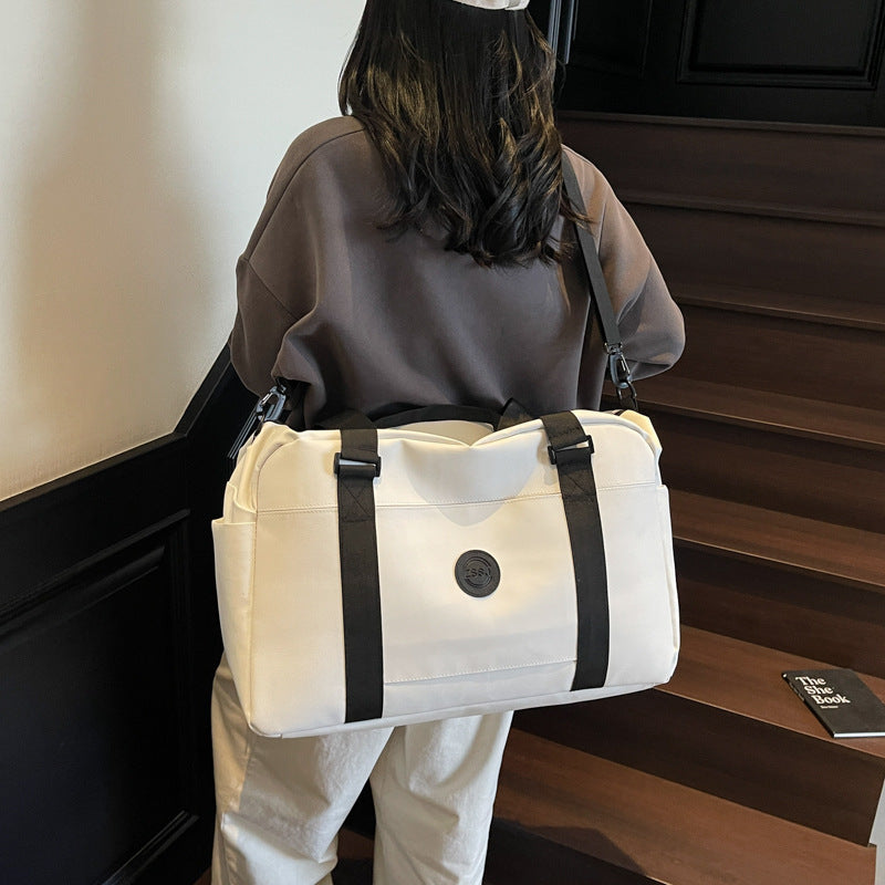 Multifunctional Travel Bag With Durable Outer Material And Practical Interior Stornfield