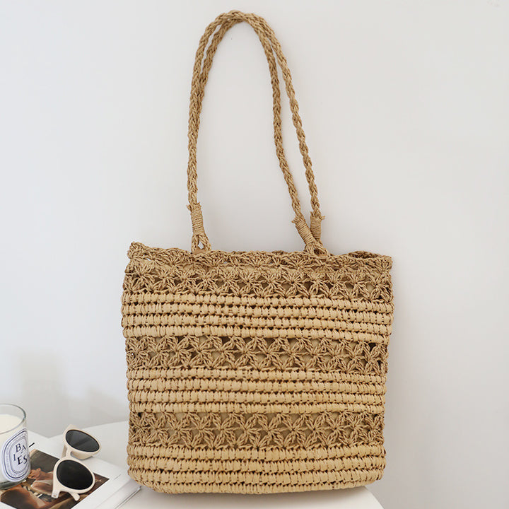 Hand-knotted beach bag in modern mesh design Stornfield