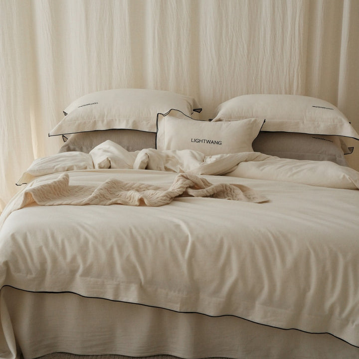 Reversible Linen-Blend Duvet Cover Set with Contrasting Piped Edge and Pillow Shams