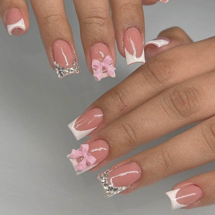 Artificial nail set with elegant details and 3D decorations Stornfield