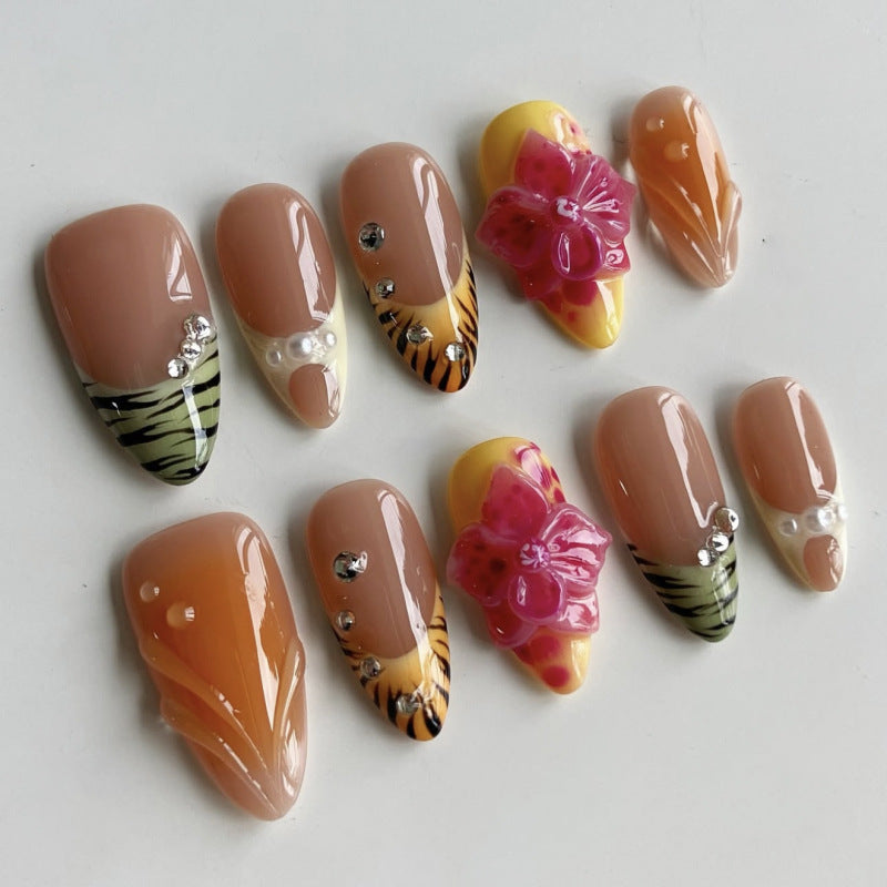 Artful nail art with floral accents Stornfield