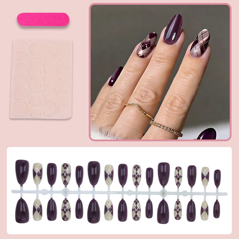 Artificial nail set with stylish geometric and elegant accents Stornfield