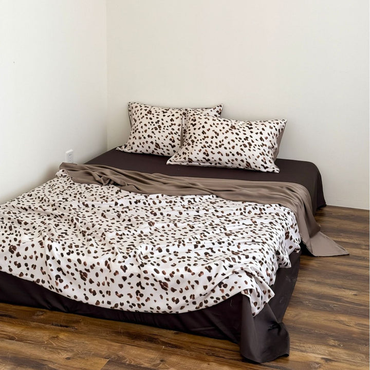 Satin-Feel Reversible Animal Spot Duvet Cover Set with Solid Reverse and Pillow Shams