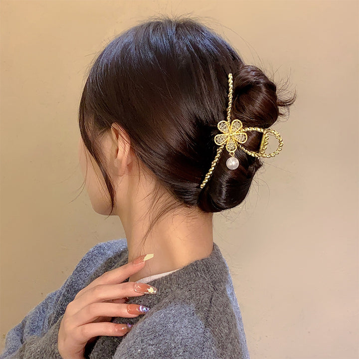 Elegant Flower Design Hair Clip Stornfield