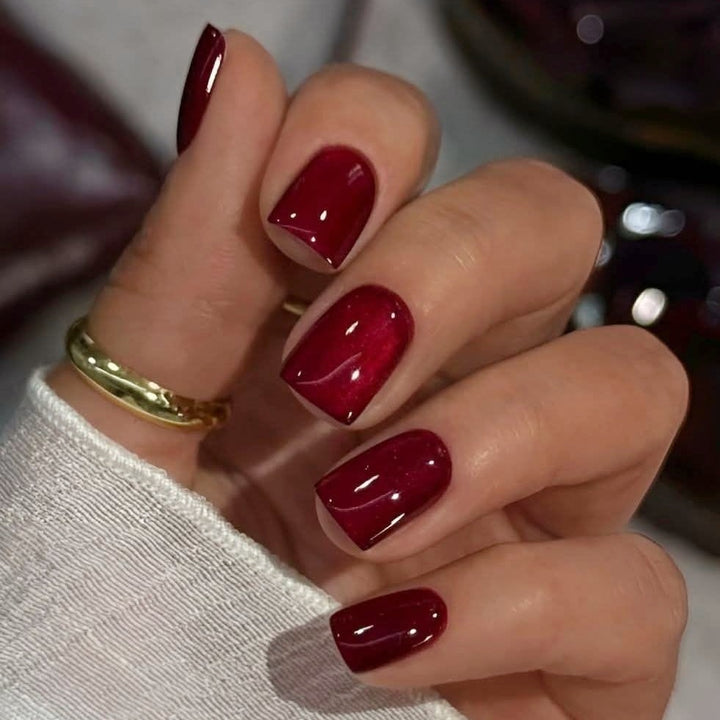 Acrylic nail set with shiny Bordeaux finish Stornfield