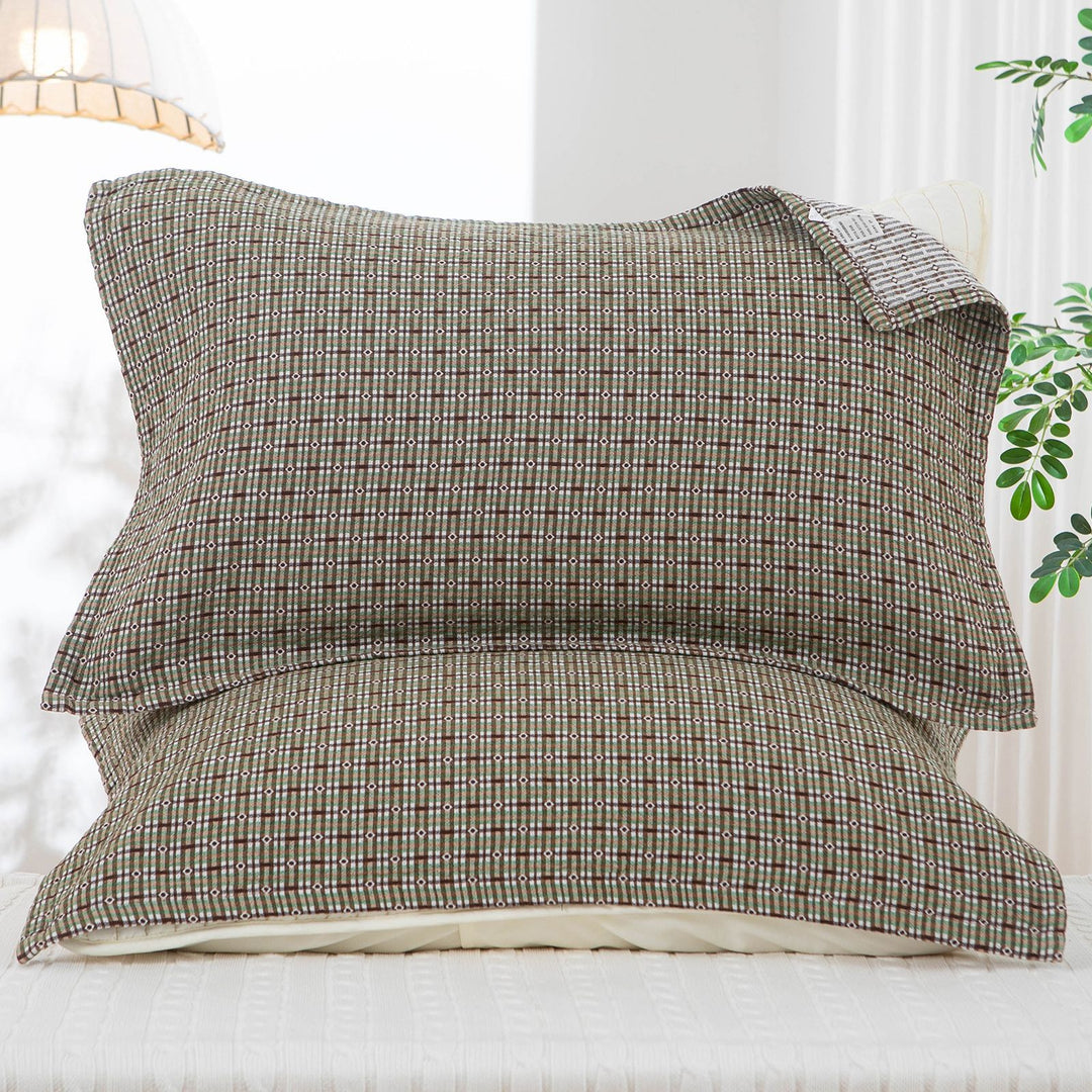 Women's pillowcase with delicate floral motif Stornfield