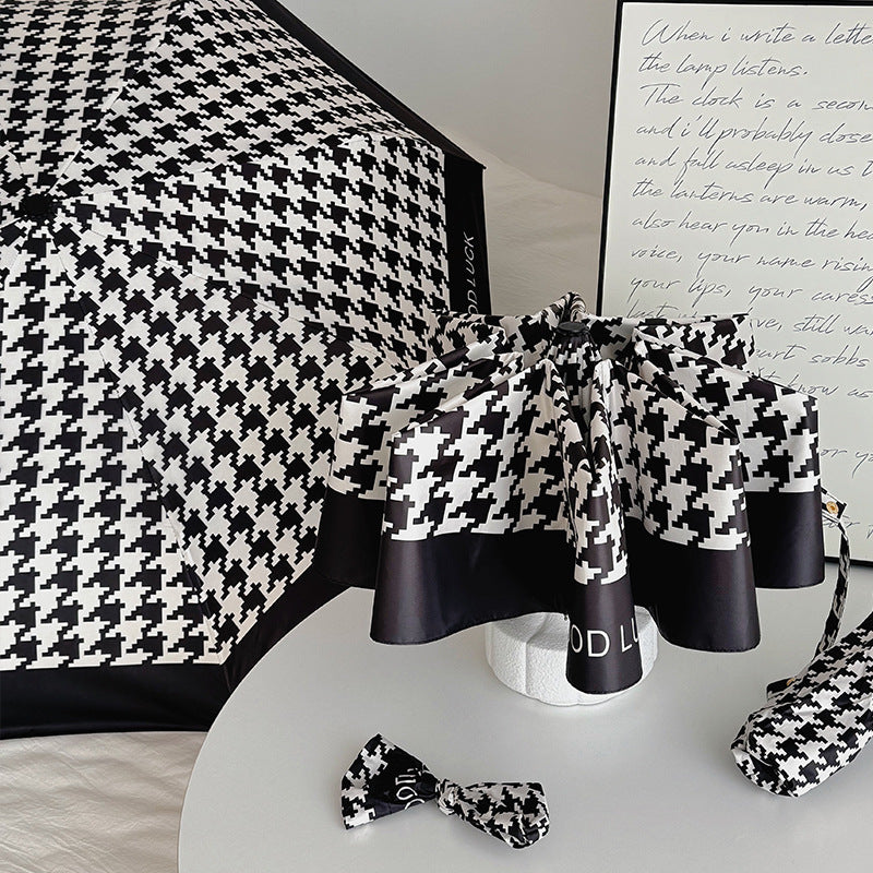 Women Folding Umbrella with Modern Wave Pattern Stornfield