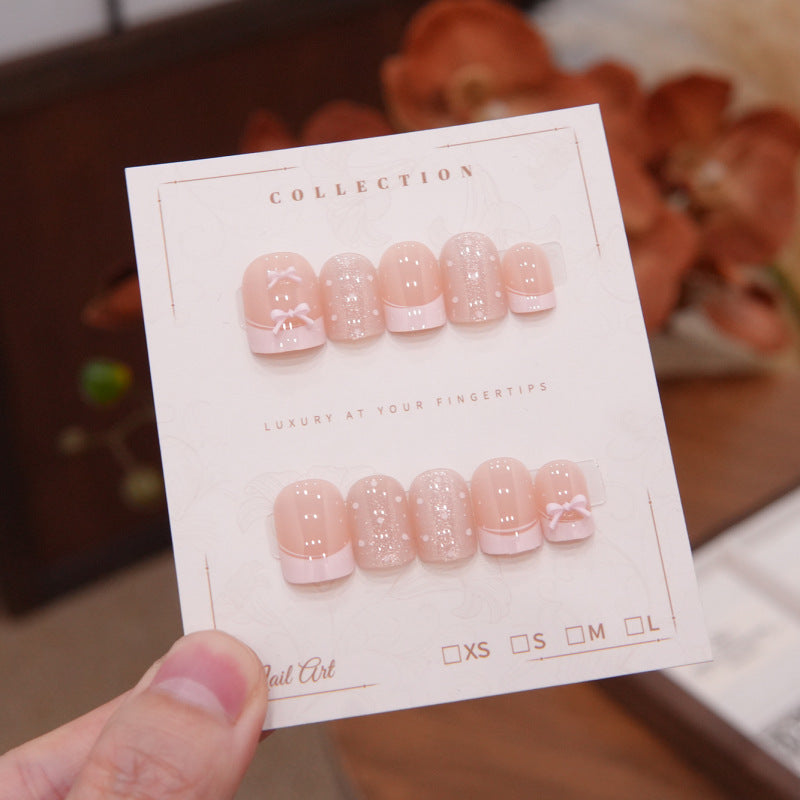Luxury Press-On Nail Art with Elegant Design