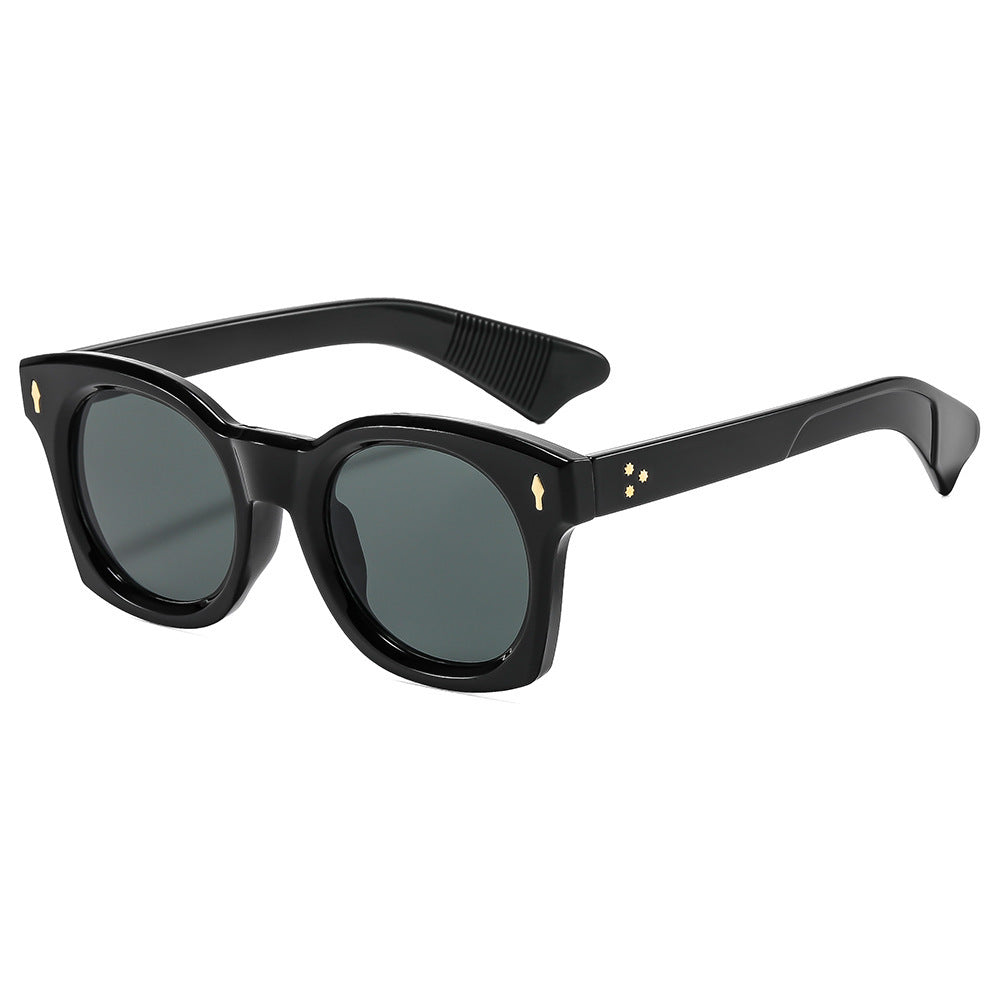 Vintage-Inspired Bold Frame Sunglasses Stornfield
