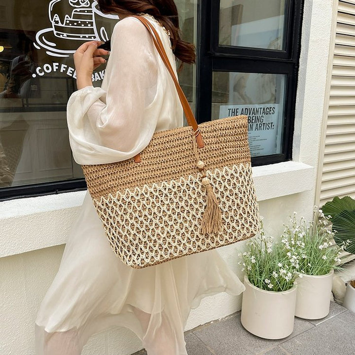 Elegant and Spacious Rattan Bag Stornfield