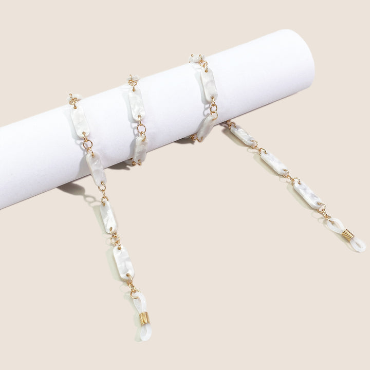 Fashionable Statement Eyewear Chain Stornfield